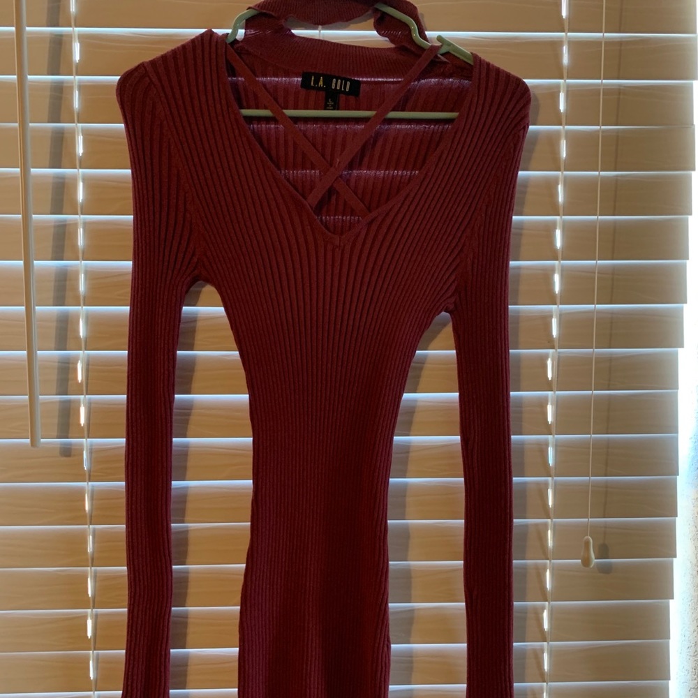 Burgundy dress with neck design